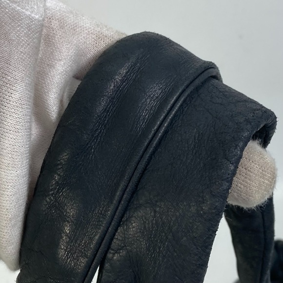 CHANEL Black Shoulder Bag - Picture 9 of 15